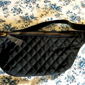 Black Fanny pack never worn/used